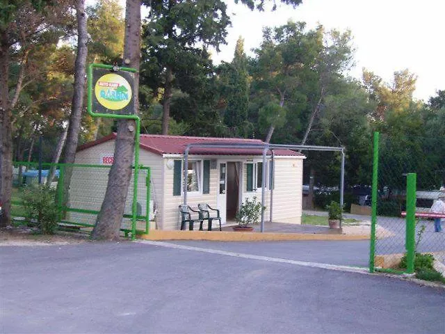 Hotel Kamp Dardin Sveti Filip i Jakov 0*,  Kroatien